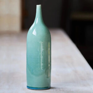 vase soliflore en grès blanc émaillé craquelé couleur turquoise